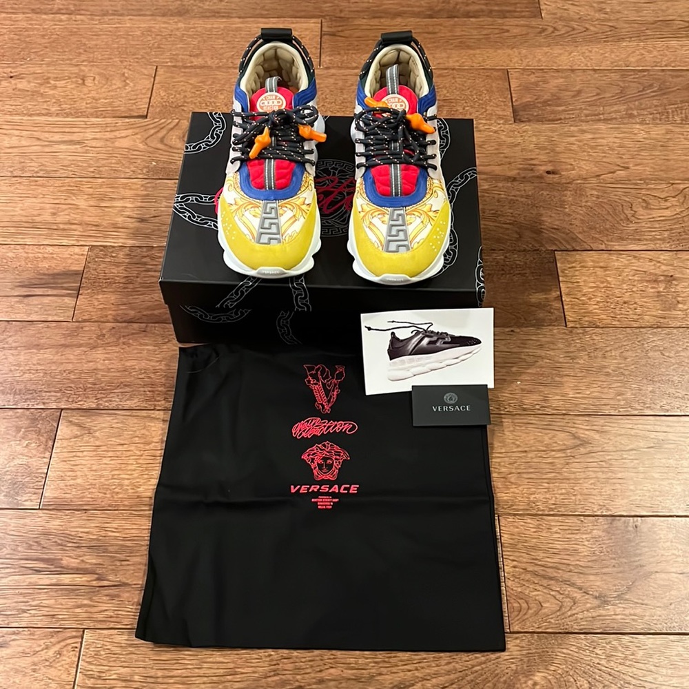 Versace-The Chain Reaction